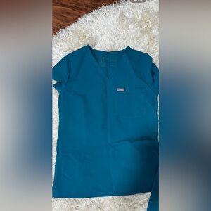 Figs one pocket scrub top! Limited edition color